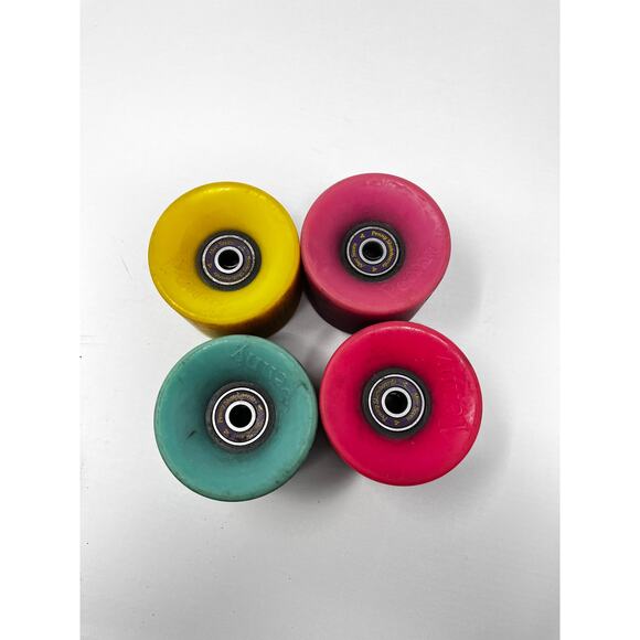 Penny Skateboards Aver Seven set of 4 used wheels and bearings - Picture 5 of 5